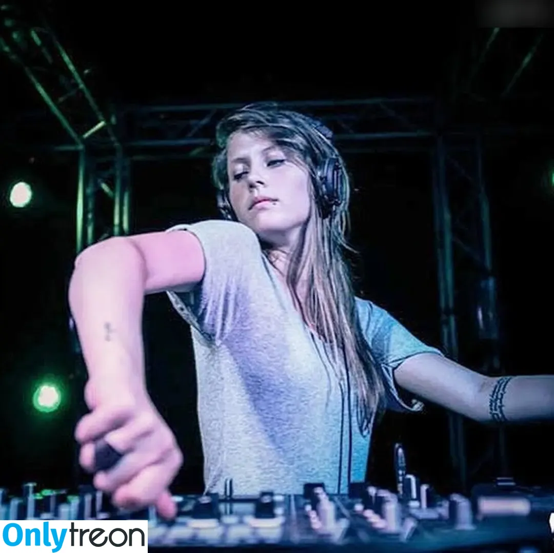 Charlotte De Witte nude photo #0060 (Techno DJ / cdwnation / charlottedewittemusic)