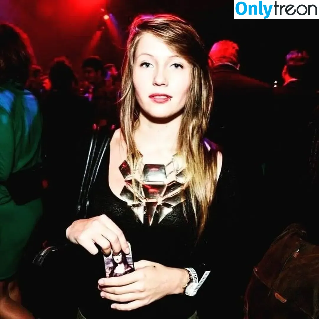 Charlotte De Witte nude photo #0061 (Techno DJ / cdwnation / charlottedewittemusic)