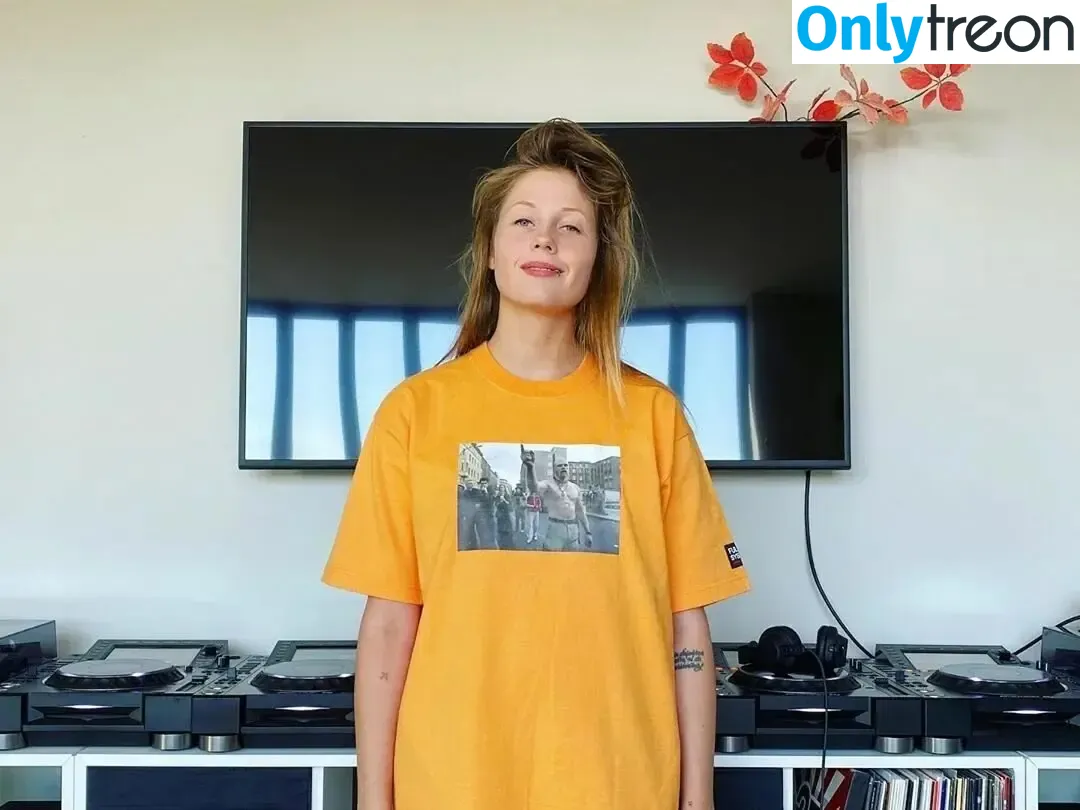 Charlotte De Witte nude photo #0117 (Techno DJ / cdwnation / charlottedewittemusic)