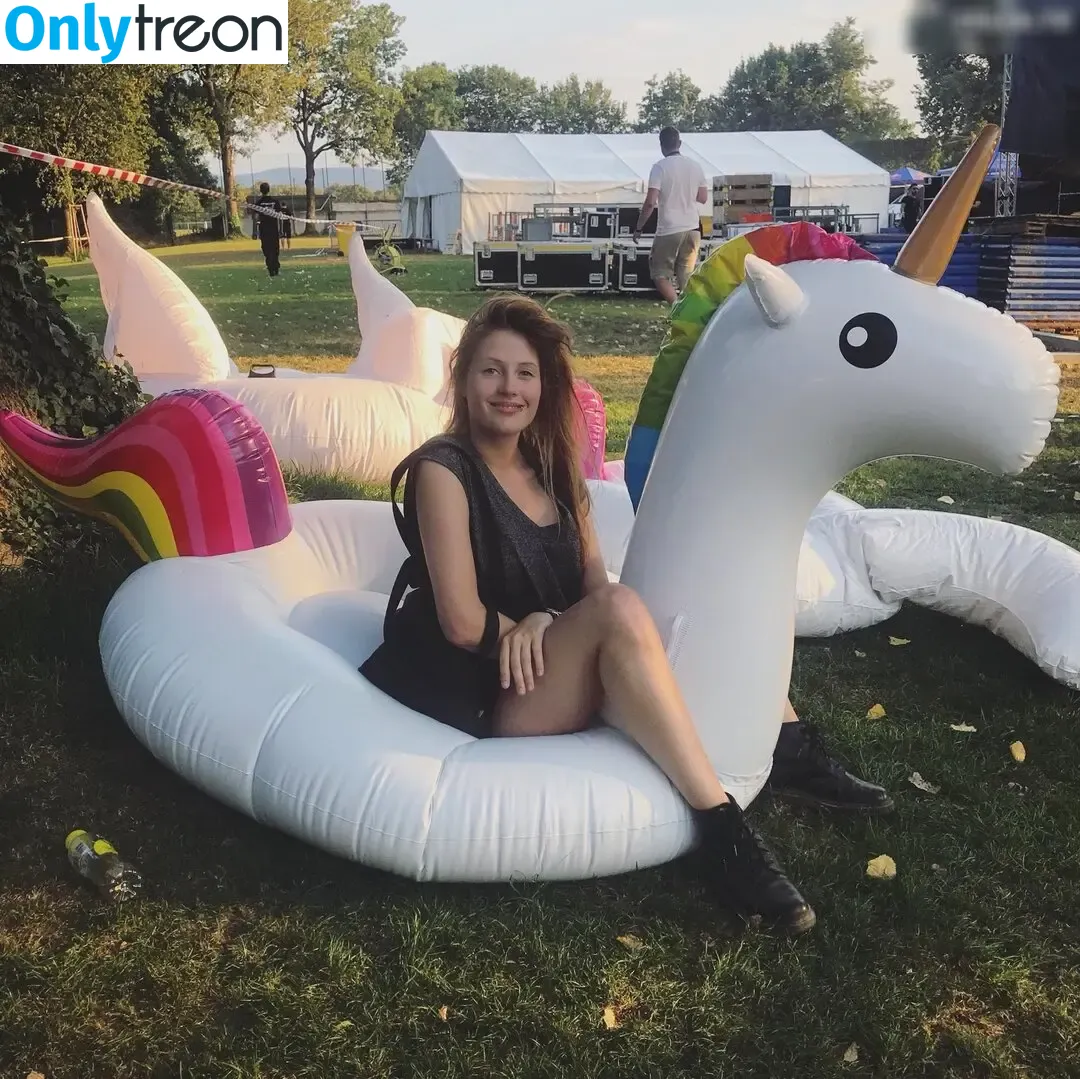 Charlotte De Witte nude photo #0143 (Techno DJ / cdwnation / charlottedewittemusic)