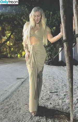 Charlotte Flair / WWE / charlottewwe nude photo #1185