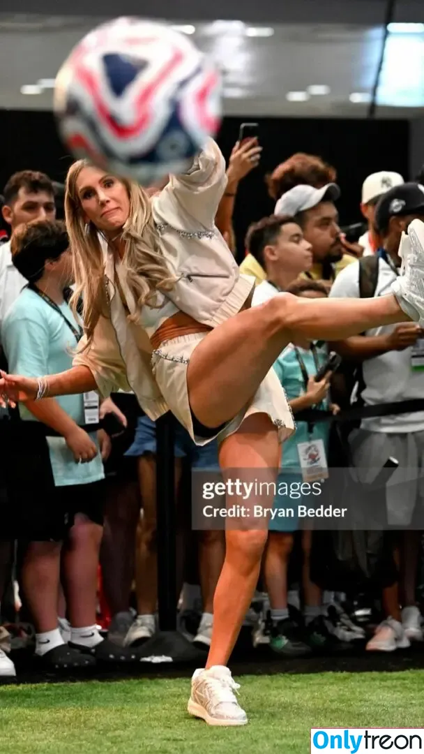 Charlotte Flair nude photo #1066 (WWE / charlottewwe)