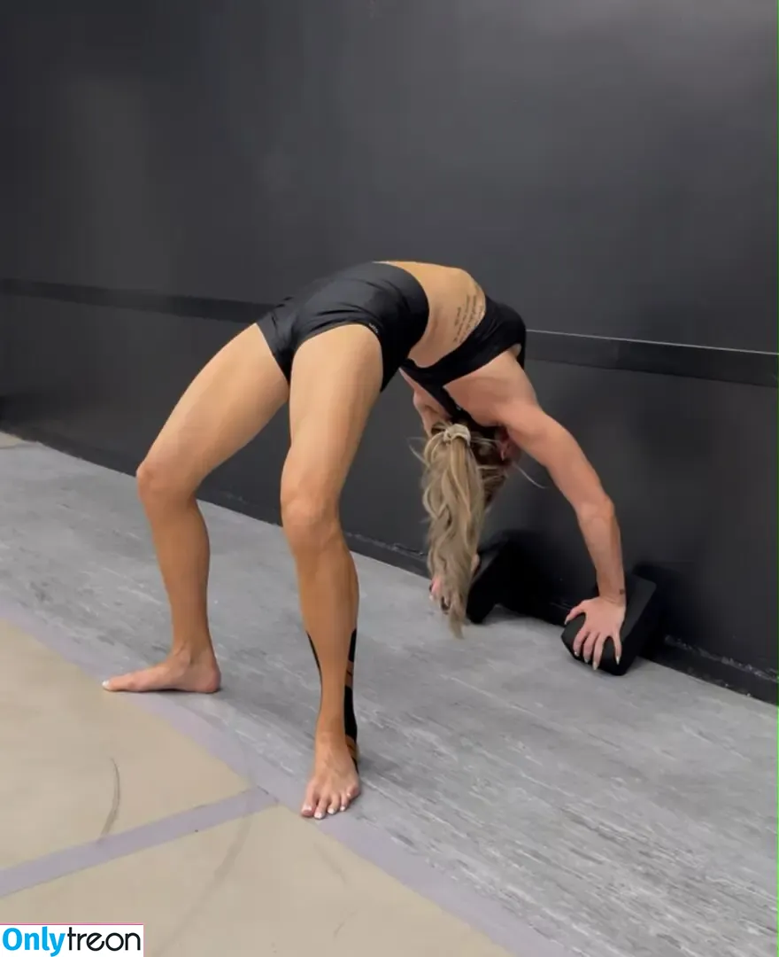 Charlotte Flair nude photo #1132 (WWE / charlottewwe)