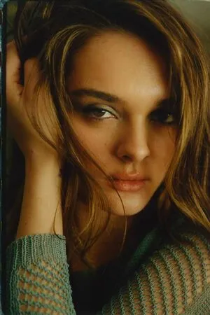 Charlotte Lawrence / charlotteslawrence nude photo #0183