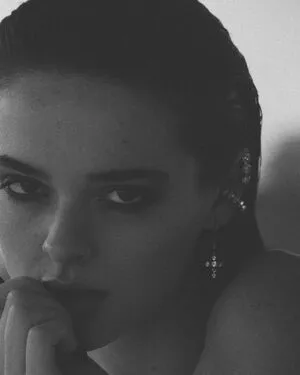 Charlotte Lawrence / charlotteslawrence nude photo #0220