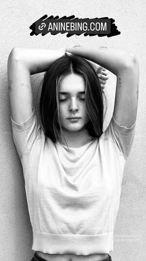 Charlotte Lawrence / charlotteslawrence nude photo #0255