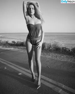 Charlotte Lawrence / charlotteslawrence nude photo #0368