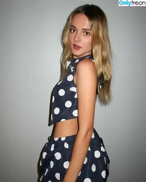 Charlotte Lawrence / charlotteslawrence nude photo #0557