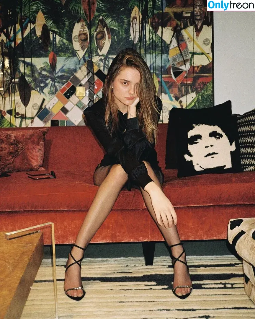 Charlotte Lawrence nude photo #0084 (charlotteslawrence)