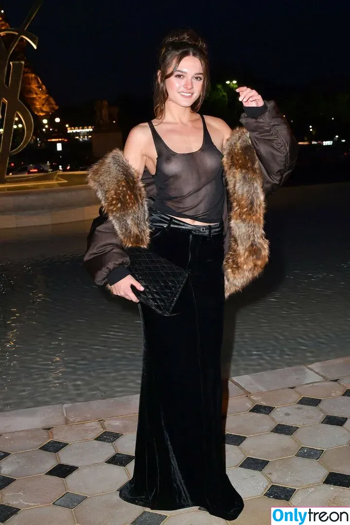 Charlotte Lawrence nude photo #0125 (charlotteslawrence)