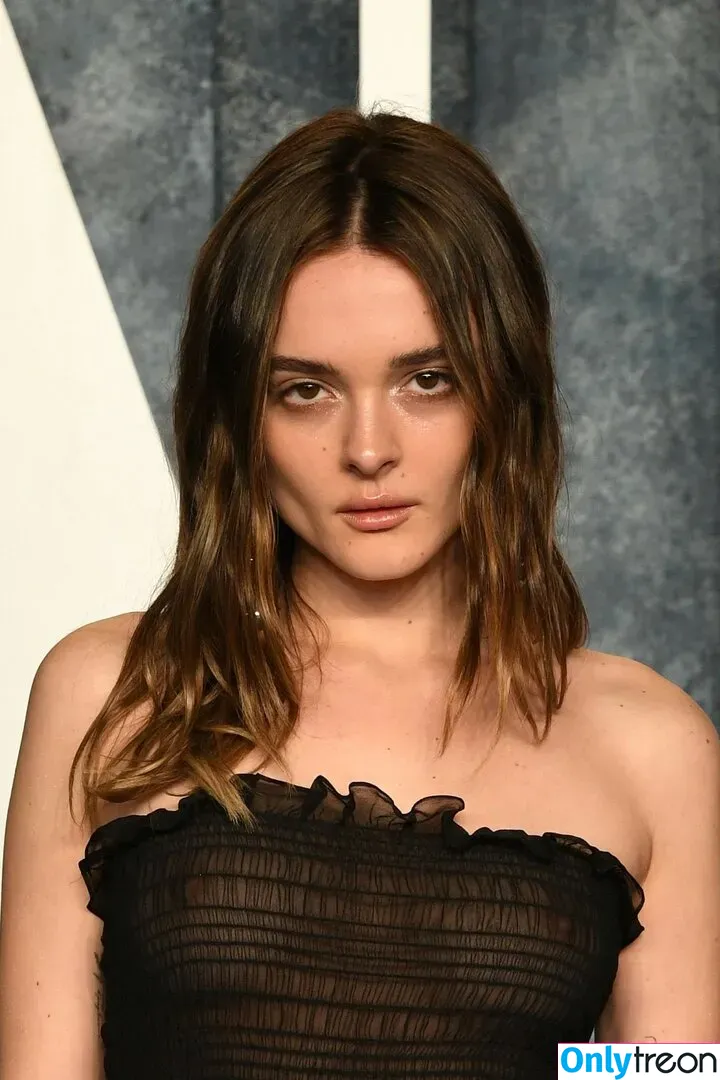 Charlotte Lawrence nude photo #0127 (charlotteslawrence)