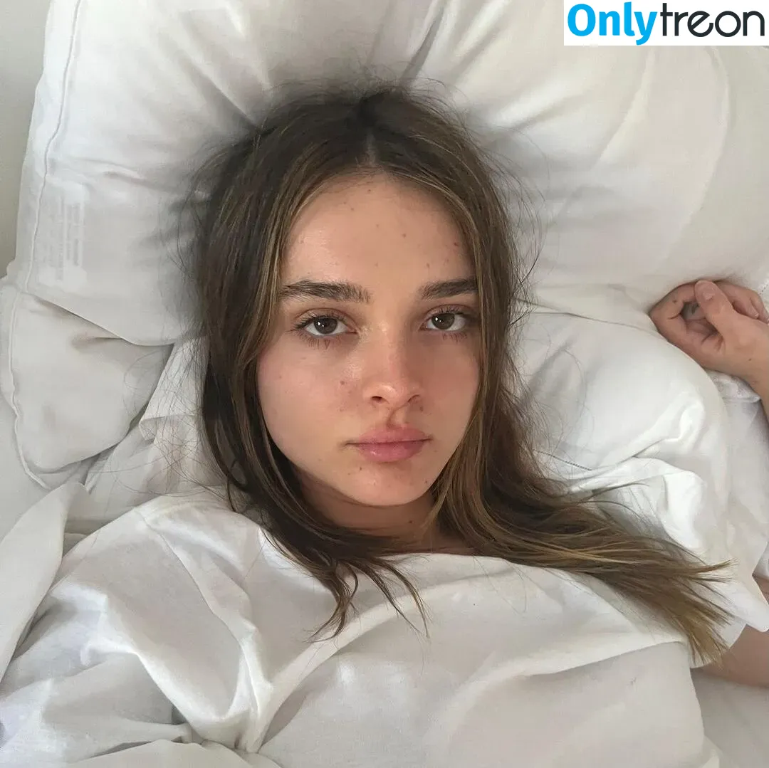 Charlotte Lawrence nude photo #0158 (charlotteslawrence)
