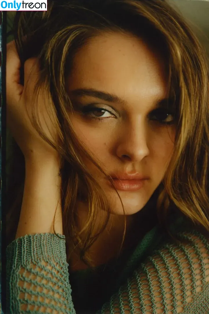 Charlotte Lawrence nude photo #0183 (charlotteslawrence)