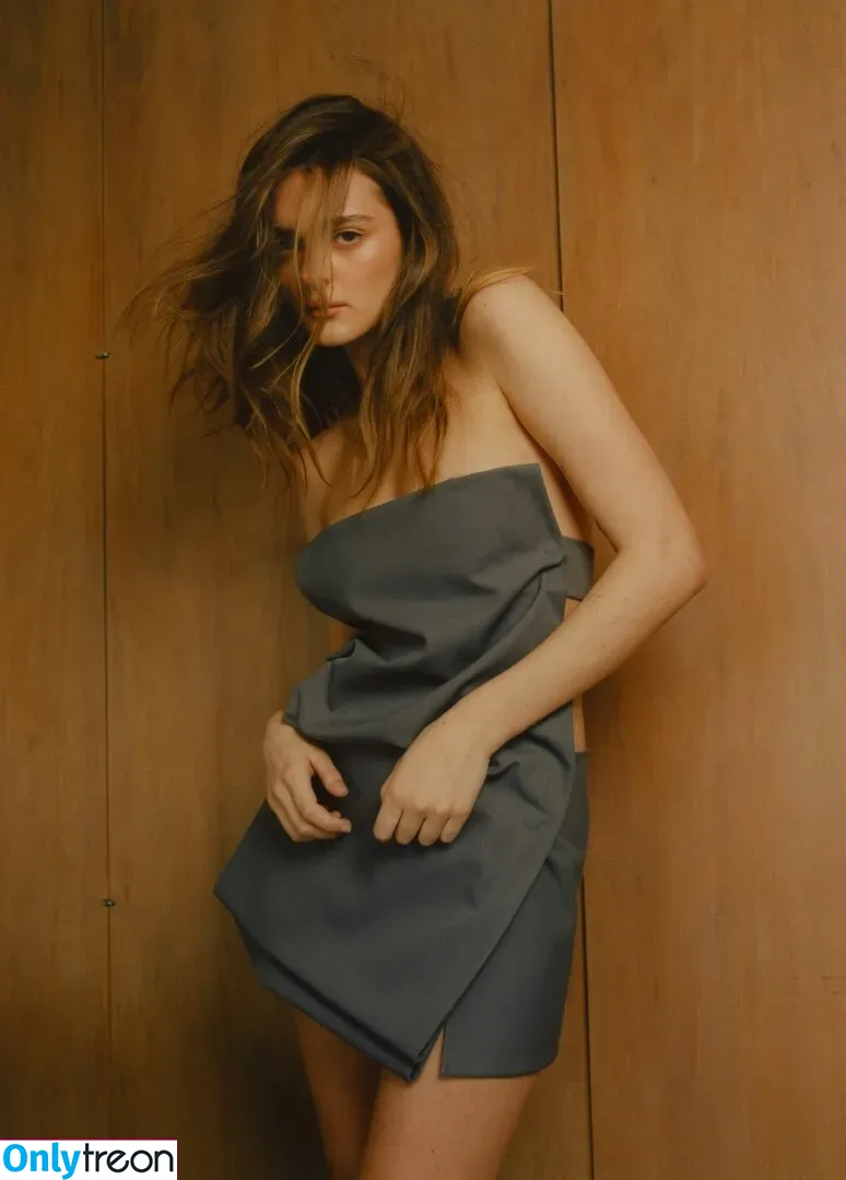 Charlotte Lawrence nude photo #0189 (charlotteslawrence)