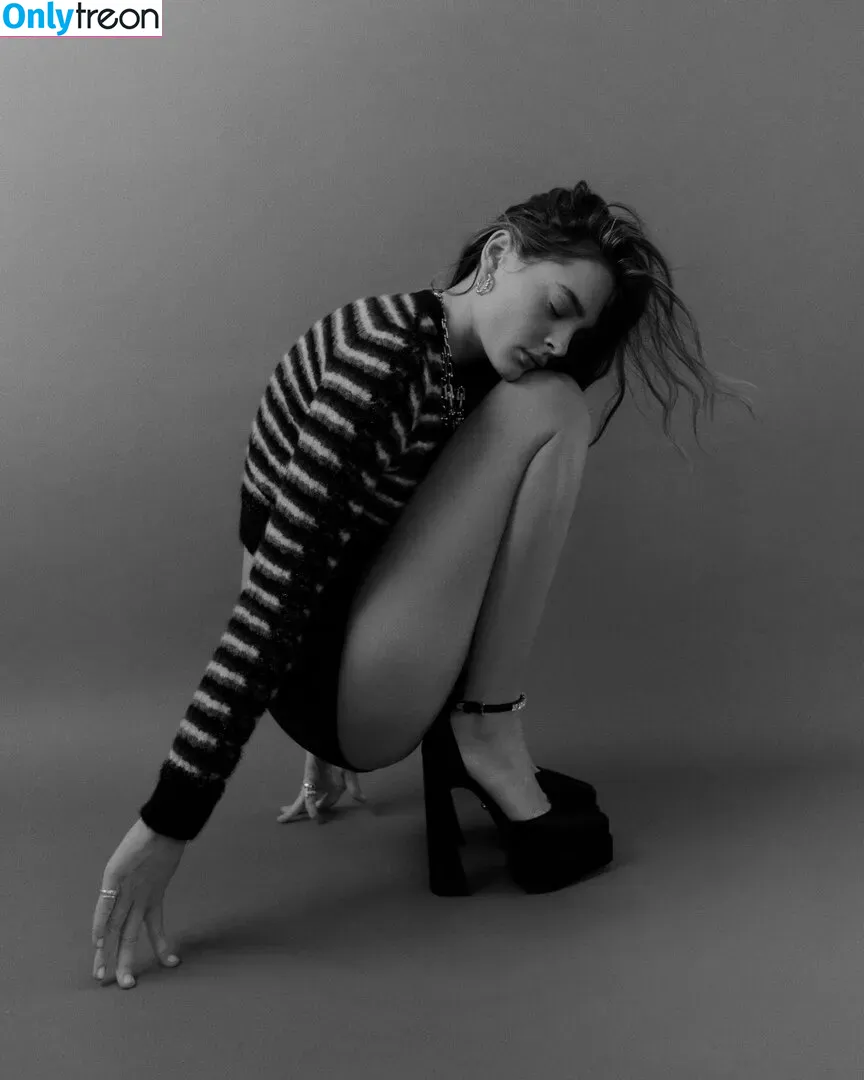 Charlotte Lawrence nude photo #0230 (charlotteslawrence)
