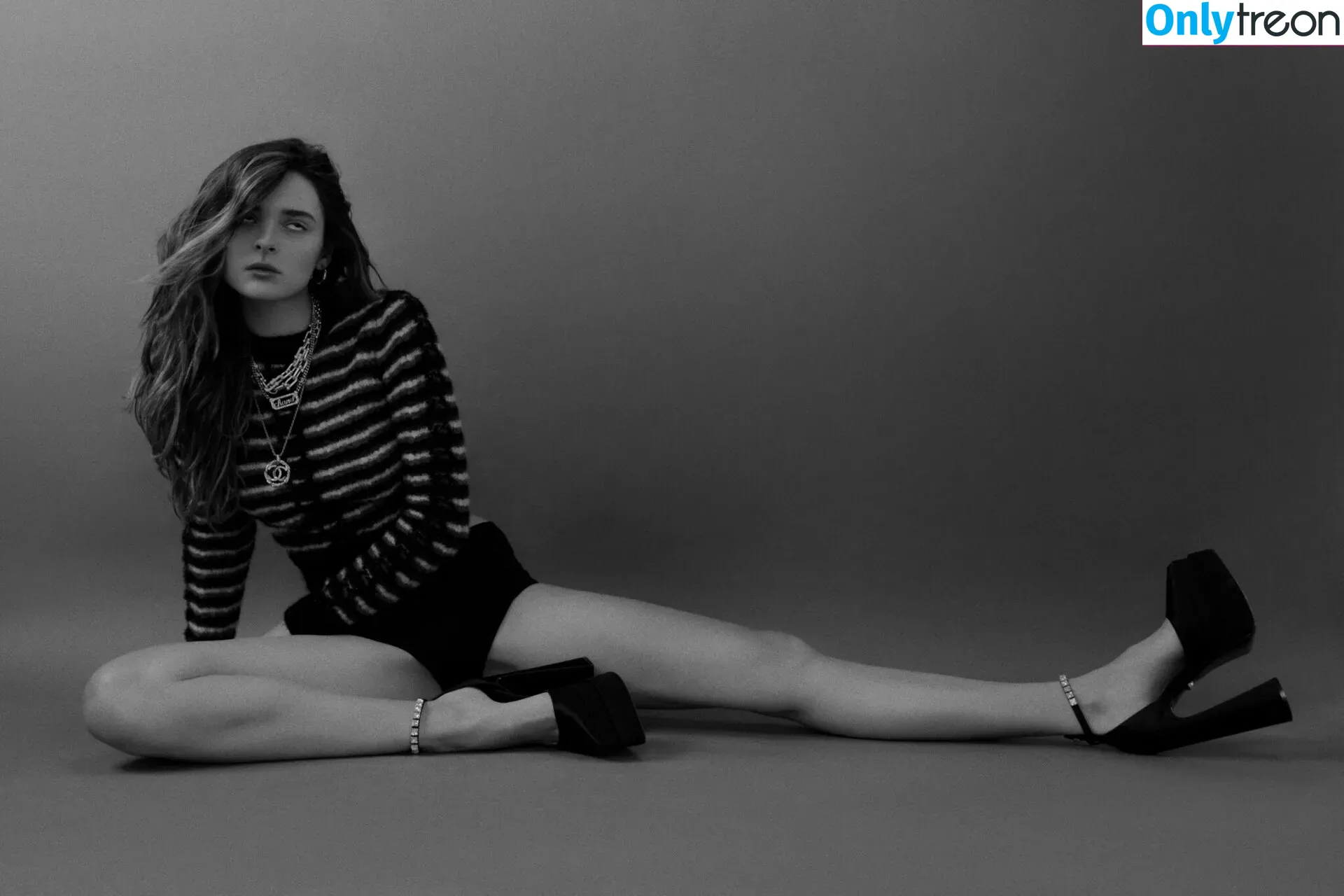 Charlotte Lawrence nude photo #0245 (charlotteslawrence)