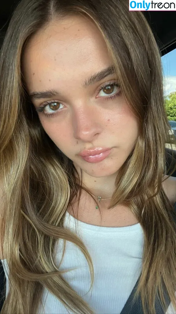Charlotte Lawrence nude photo #0256 (charlotteslawrence)