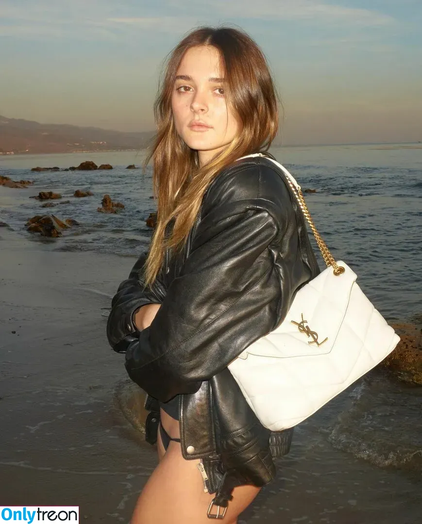 Charlotte Lawrence nude photo #0269 (charlotteslawrence)