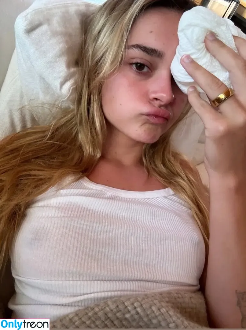 Charlotte Lawrence nude photo #0517 (charlotteslawrence)