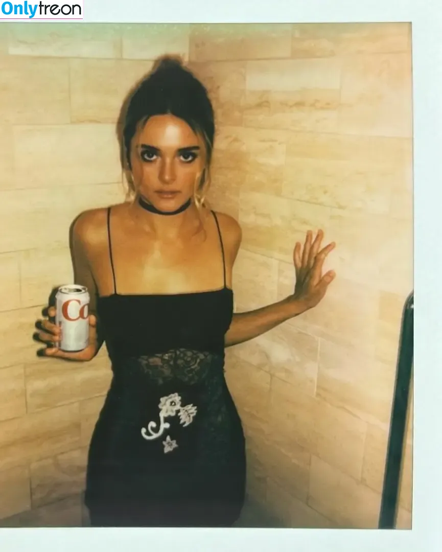 Charlotte Lawrence nude photo #0547 (charlotteslawrence)