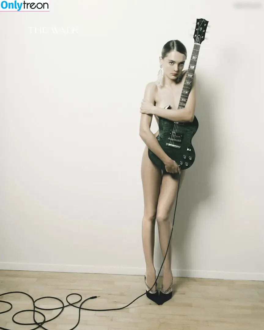 Charlotte Lawrence nude photo #0739 (charlotteslawrence)