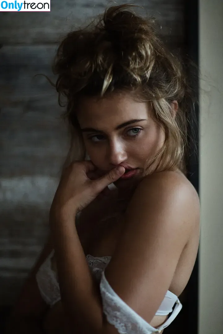 Charlotte Mckee nude photo #0051 (charlottemckee)