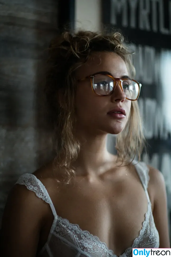Charlotte Mckee nude photo #0067 (charlottemckee)