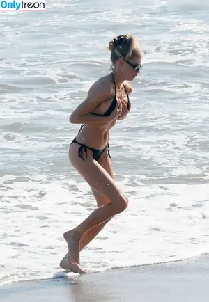 Charlotte McKinney / Char_mck / charlottemckinney / simp chat nude photo #1044