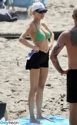 Charlotte McKinney / Char_mck / charlottemckinney / simp chat nude photo #1546