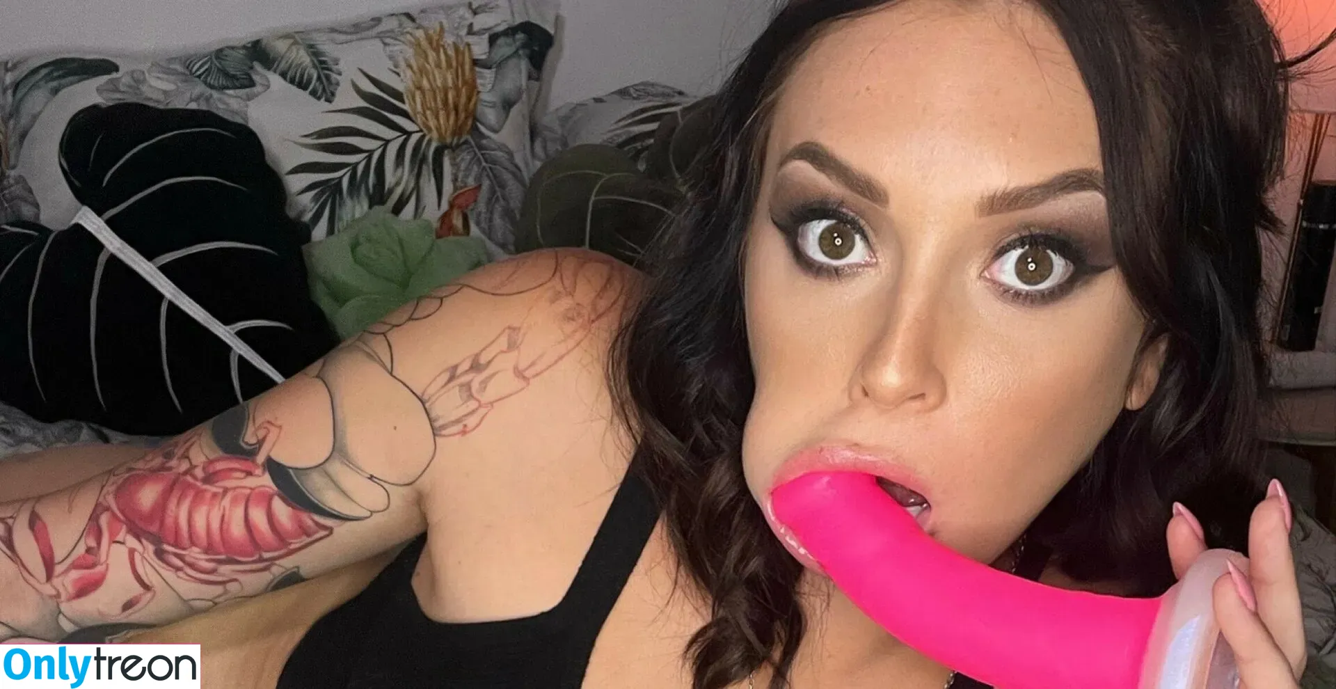 Charlotte Sins nude photo #0006 (charlote_sins / charlottesins / charlottesinssfw)