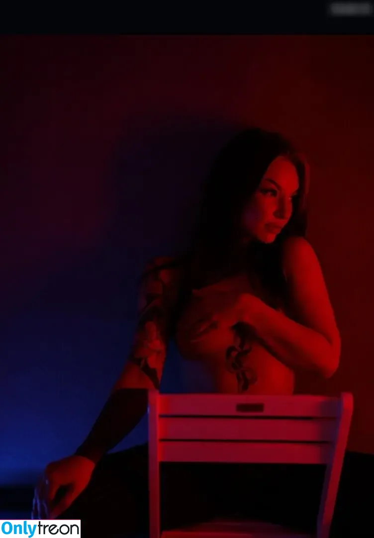 Charlotte_wkyns nude photo #0002 (Charlotte_wkyns)