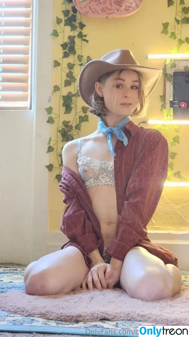 Charlotte40404 nude photo #0117 (too_old_femboy)