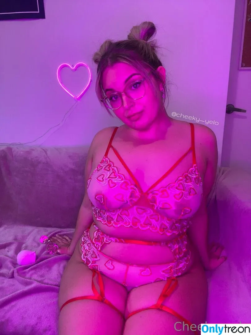 cheeky_yelofree nude photo #0027 (cheekyreelss)