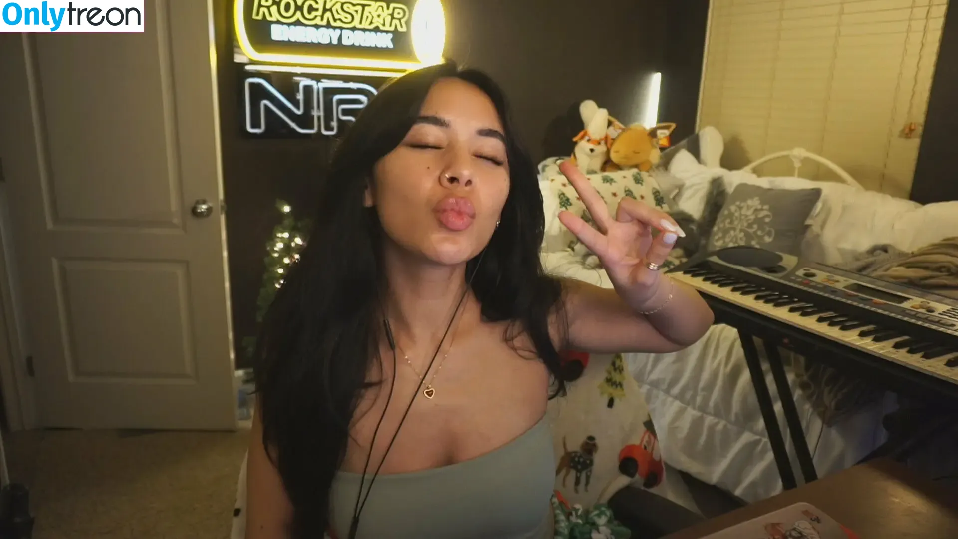 Chellchee nude photo #0002 (Chellchee)