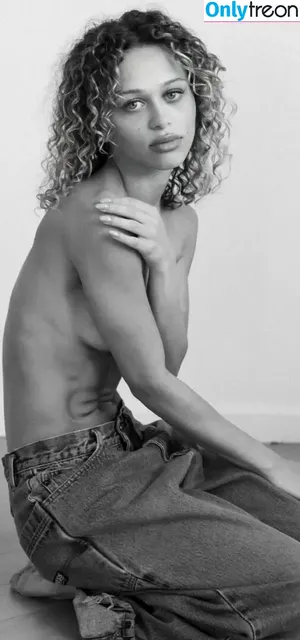 Chelsea Kaplan / bustakaplan / chelseakaplan nude photo #0018