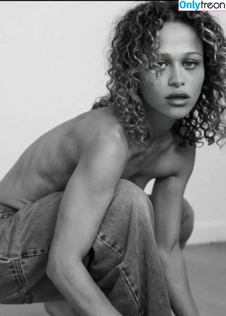 Chelsea Kaplan nude photo #0019 (bustakaplan / chelseakaplan)