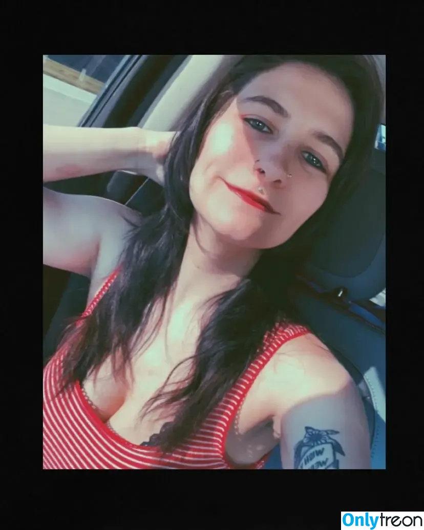 Chelsea Wallace nude photo #0003 (dirtbagbaby143)