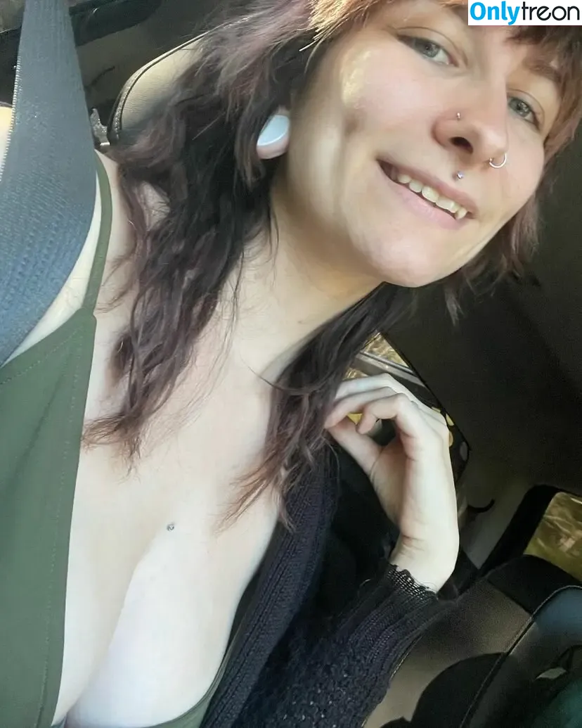 Chelsea Wallace nude photo #0010 (dirtbagbaby143)