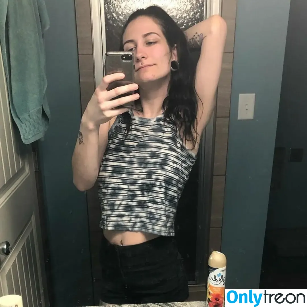 Chelsea Wallace nude photo #0046 (dirtbagbaby143)