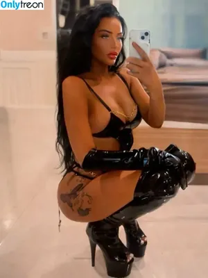 Chelsieminxxx / smoking_chelsie nude photo #0001