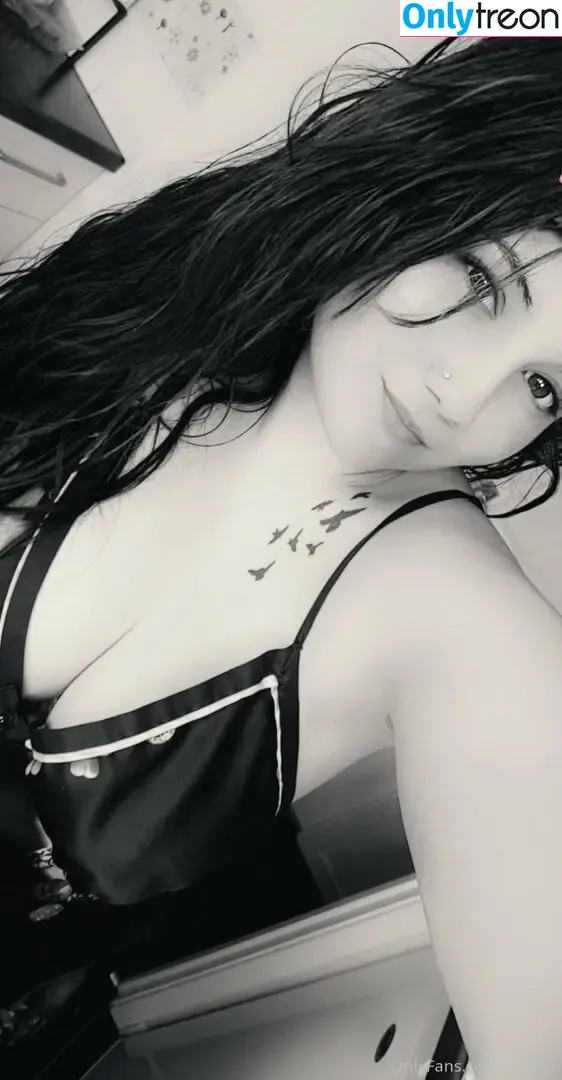 Chelzbcfcburke nude photo #0031 (Chelzbcfcburke)