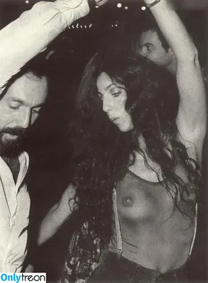 Cher nude photo #0004