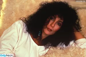 Cher nude photo #0016