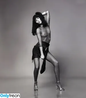 Cher nude photo #0024