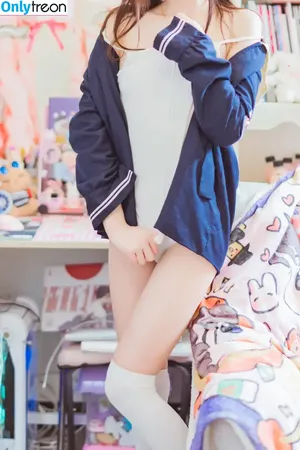 cherryneko0628 / arrias nude photo #3385