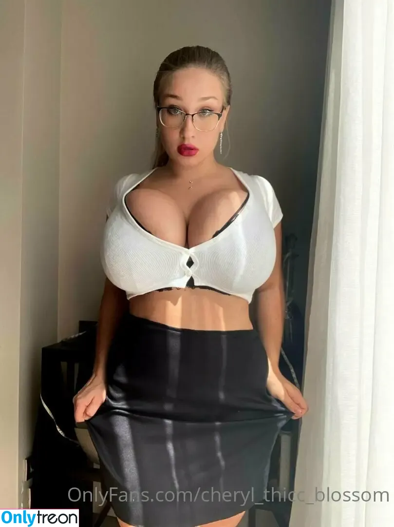 cheryl_thicc_blossom nude photo #0011 (cheryl_bloss_)