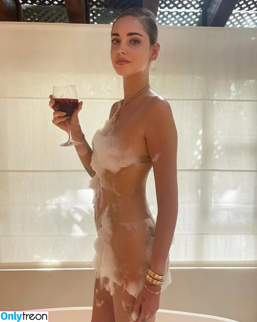 Chiara Ferragni nude photo #0363 (chiaraferragni / chiaraferragniof)