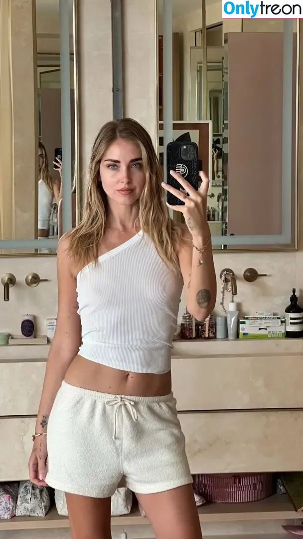 Chiara Ferragni nude photo #0844 (chiaraferragni / chiaraferragniof)