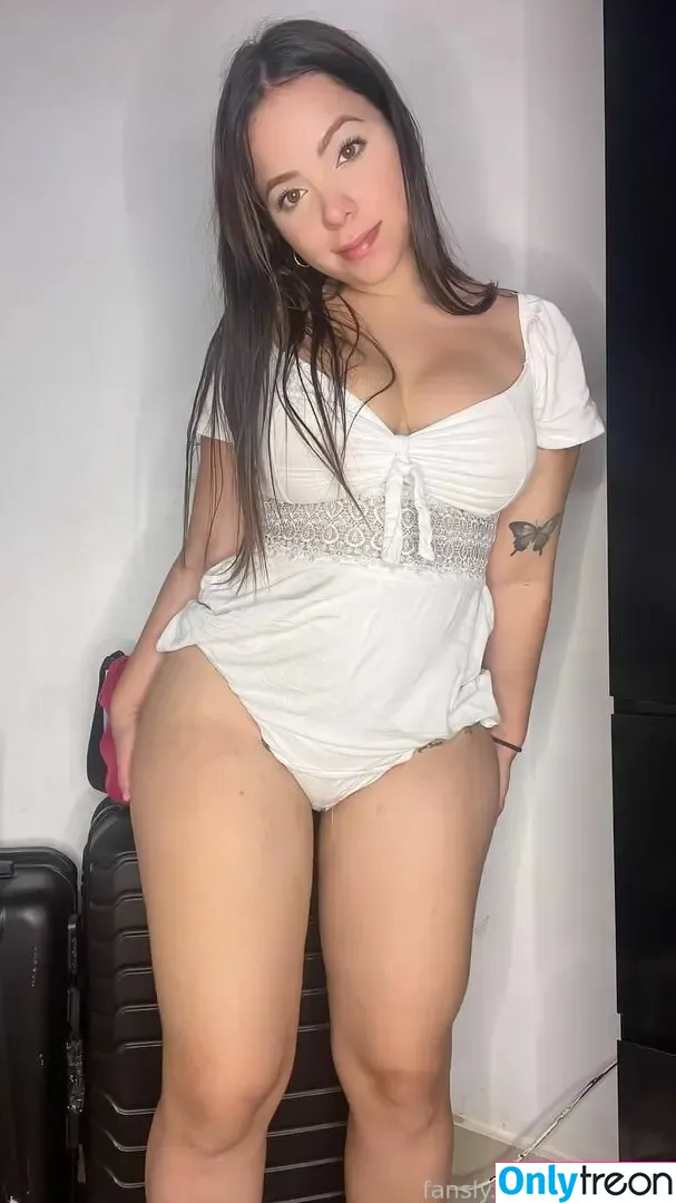 chichivzla nude photo #0401 (chichi_vzla)