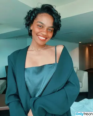 China Anne McClain / chinamcclain nude photo #0017
